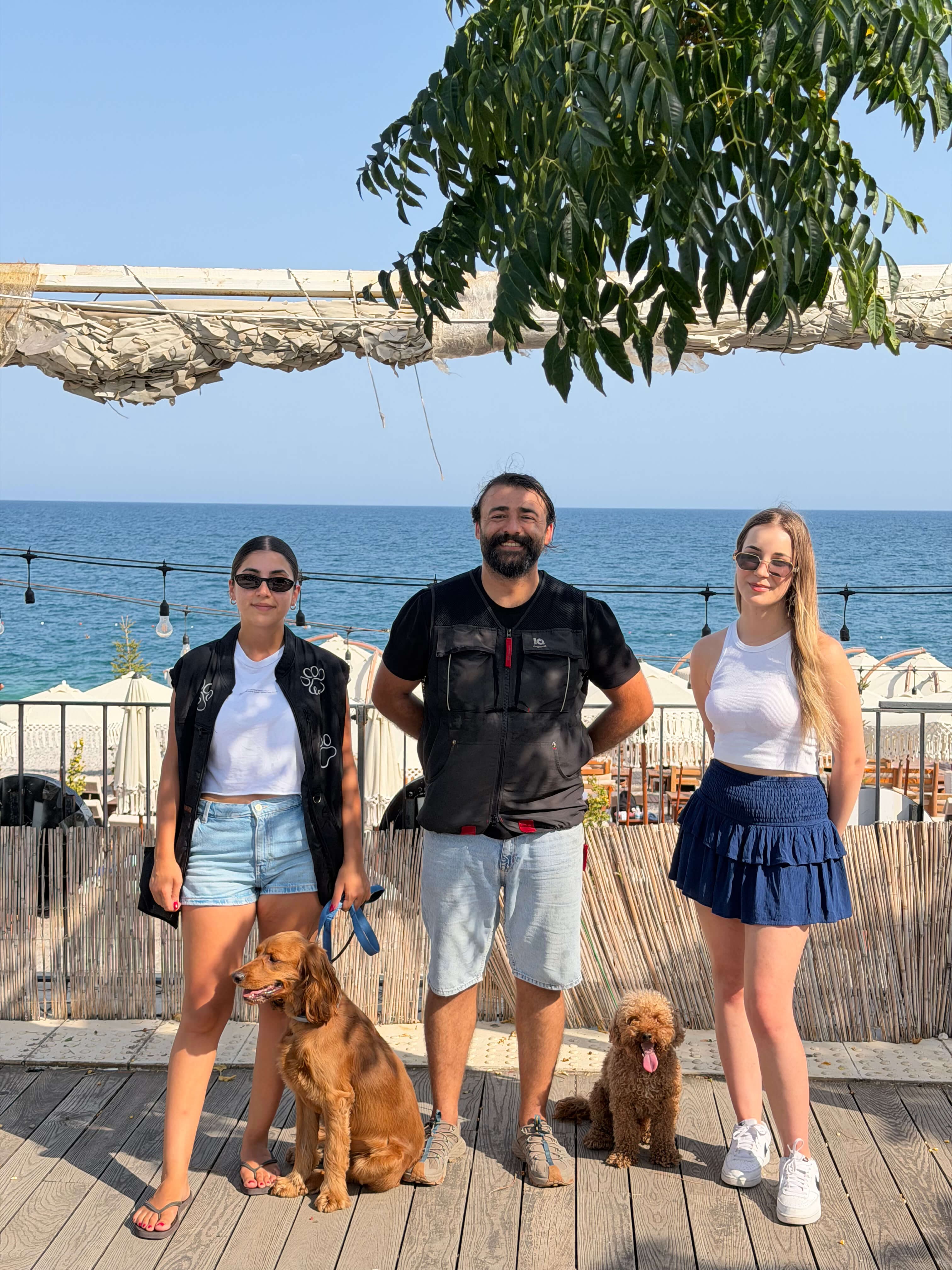 Patilerin Dünyası dostları ve köpekleriyle keyifli bir an